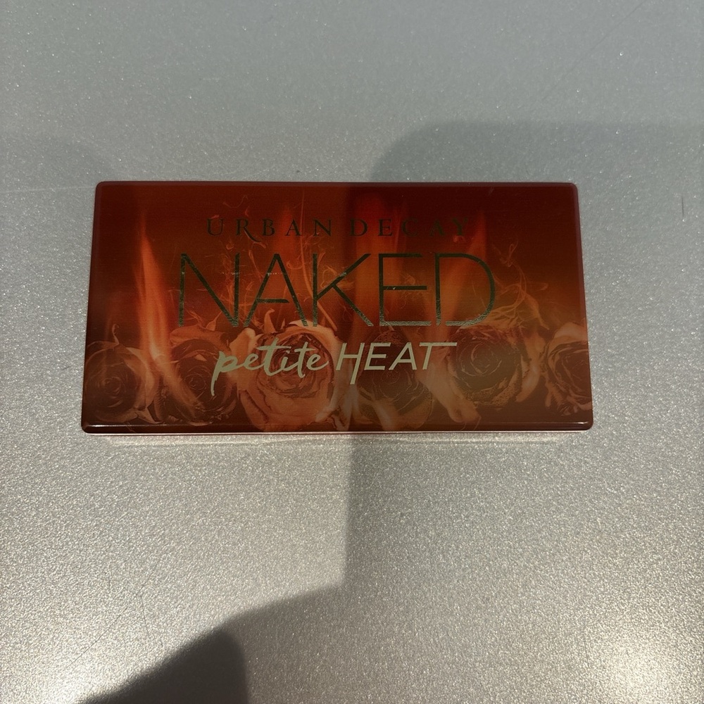 Naked petite heat pallet never used